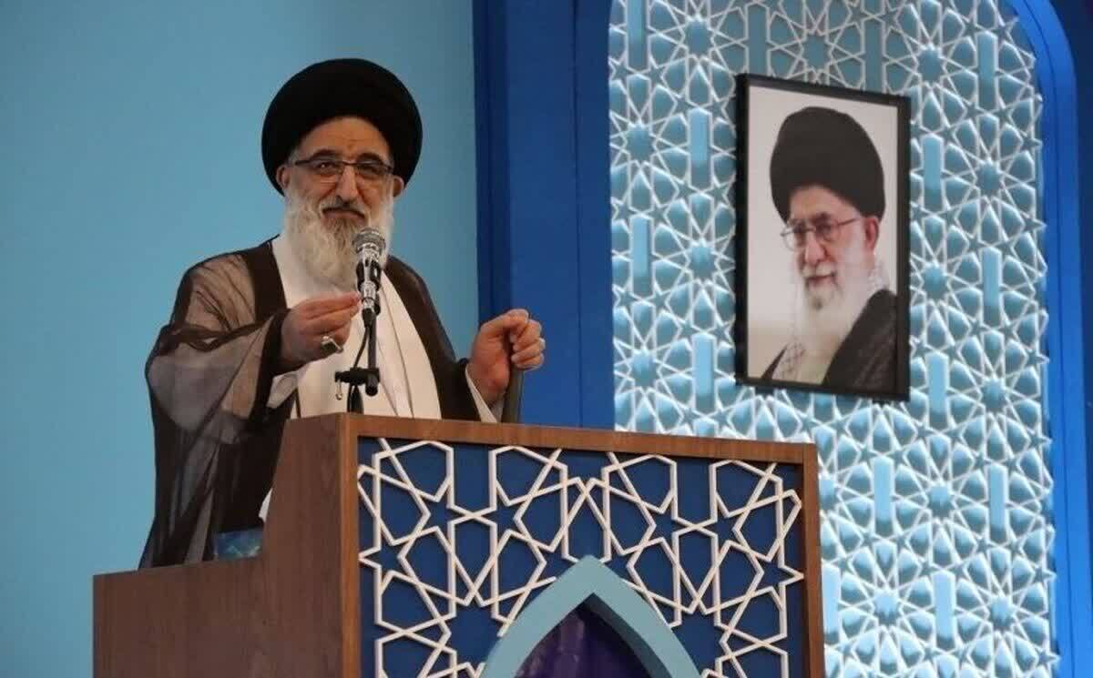 دولت باید بر رفع مشکلات اقتصادی مردم تمرکز داشته باشد دولت باید بر رفع مشکلات اقتصادی مردم تمرکز داشته باشد