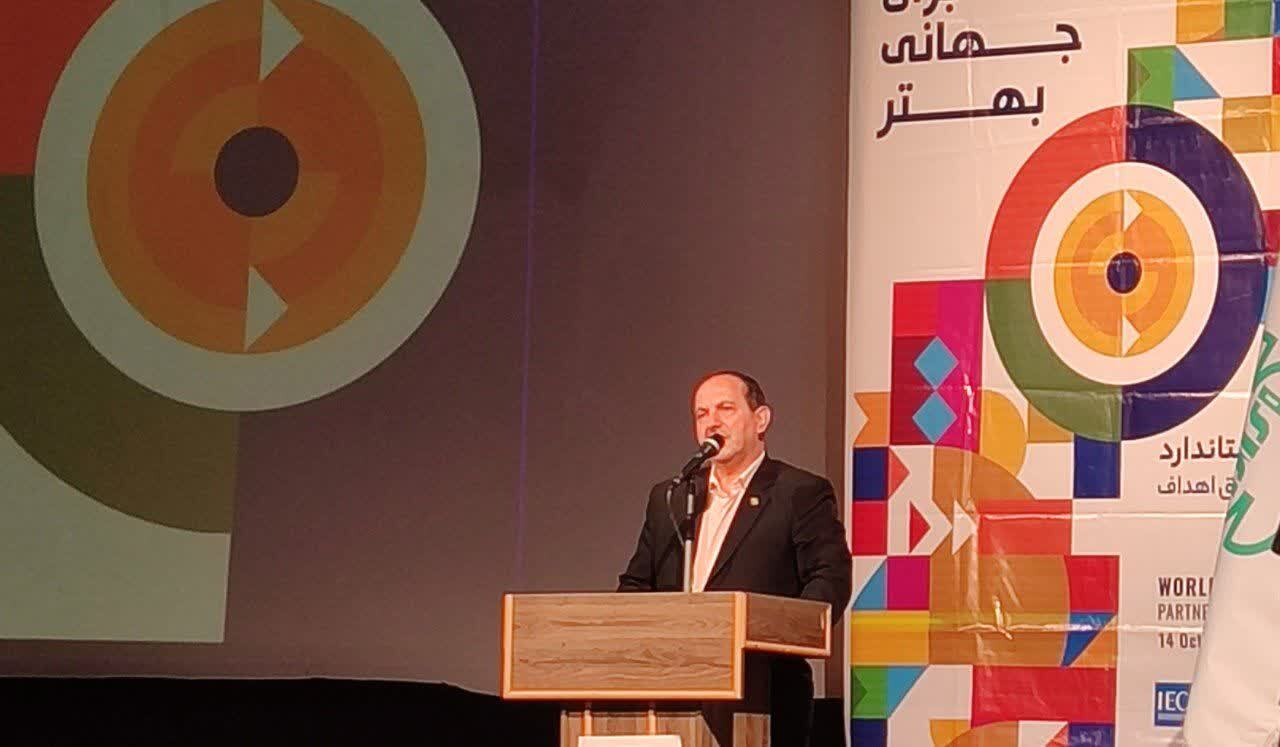 نگاه به استاندارد یک نگاه حقوقی است/ افزایش اعتبار برای تجهیز آزمایشگاه ها