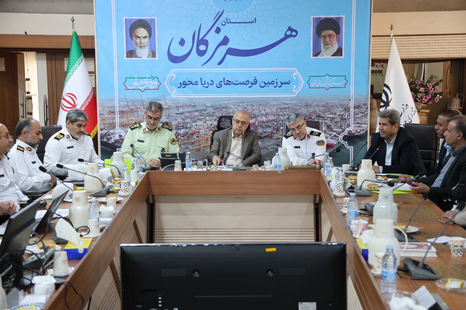 ساز و کارهای اجرایی تردد خودروهای منطقه آزاد کیش و قشم در هرمزگان به مرحله نهایی رسید ساز و کارهای اجرایی تردد خودروهای منطقه آزاد کیش و قشم در هرمزگان به مرحله نهایی رسید