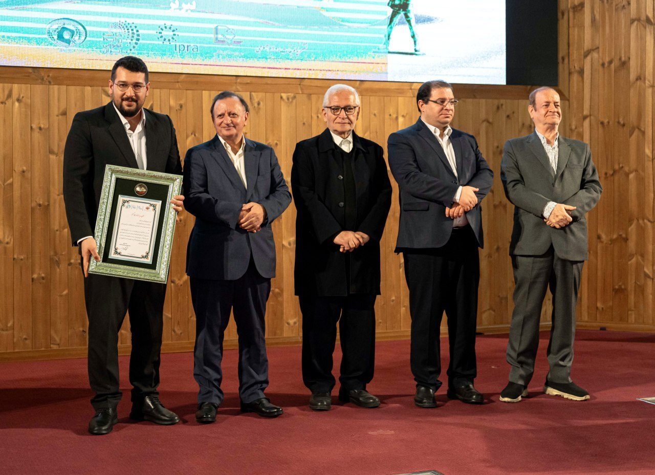 کسب عنوان &laquo;روابط&zwnj;عمومی برتر کشور&raquo; توسط پتروشیمی تبریز؛ عباس&zwnj;زاده مدیر نمونه روابط عمومی کشور شد