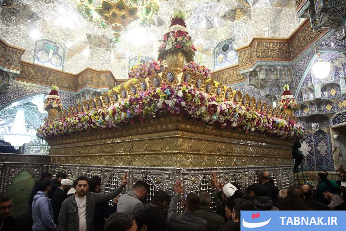 گزارش تصویری/ گل&zwnj;آرایی ضریح مطهر بانوی کرامت در آستانه میلاد حضرت فاطمه زهرا سلام الله علیها