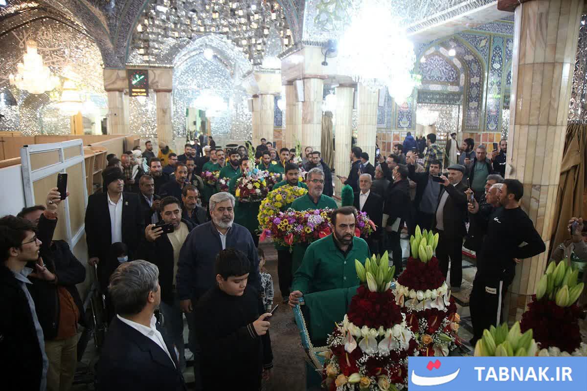 گزارش تصویری/ گل&zwnj;آرایی ضریح مطهر بانوی کرامت در آستانه میلاد حضرت فاطمه زهرا سلام الله علیها