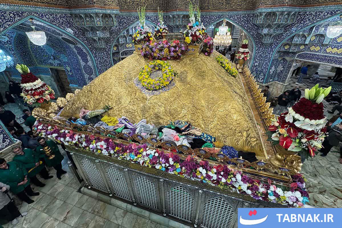گزارش تصویری/ گل&zwnj;آرایی ضریح مطهر بانوی کرامت در آستانه میلاد حضرت فاطمه زهرا سلام الله علیها