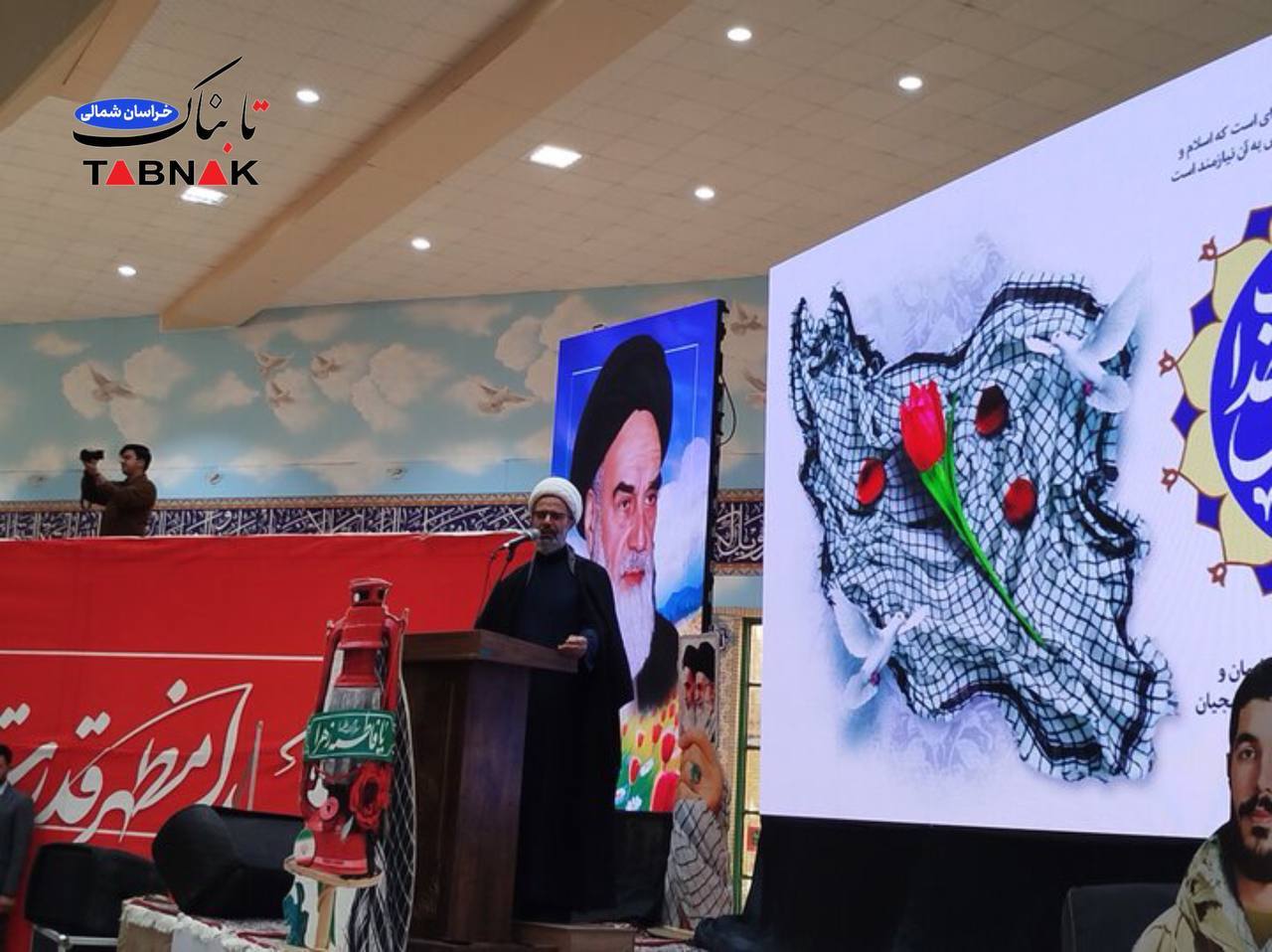 بسیجیان ادامه راه امام خمینی (ره) برابر ظلم و استکبار هستند